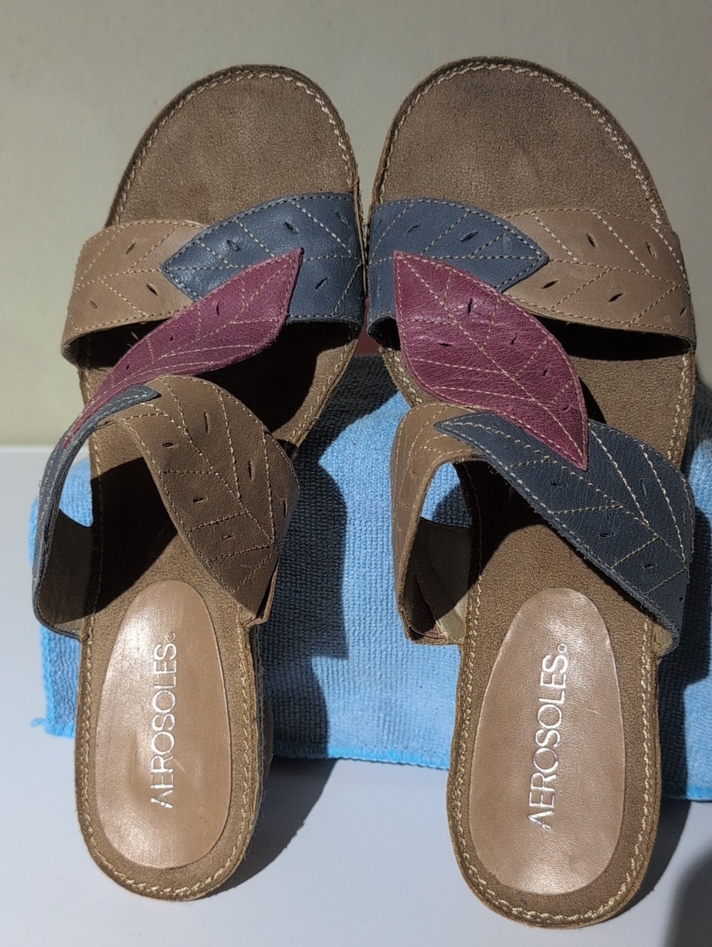 AEROSOLES Tan Slide Sandals with Blue and Plum Leaf Accents